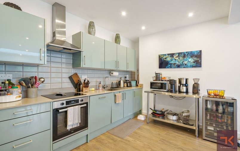 Flat to rent in Prince Arthur Road, Hampstead