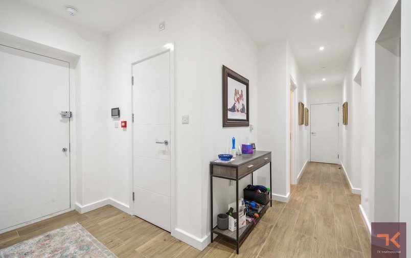 Flat to rent in Prince Arthur Road, Hampstead