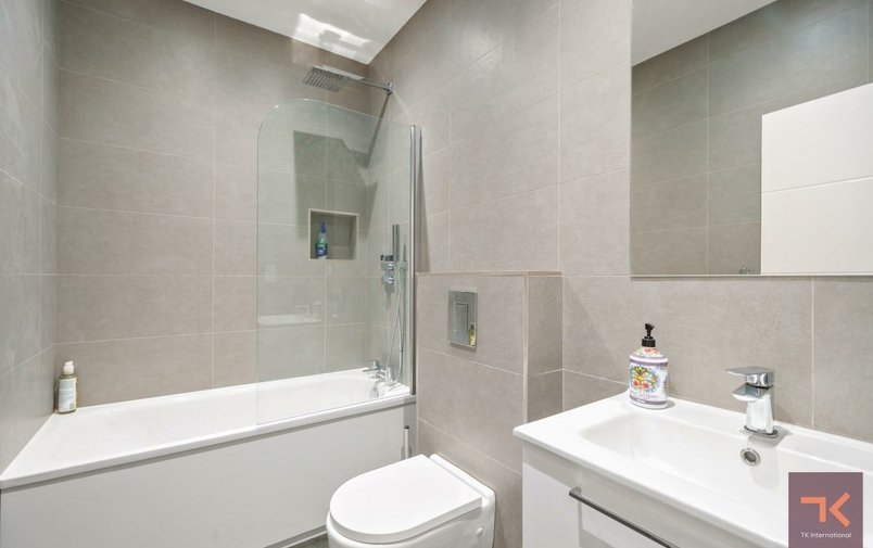 Flat to rent in Prince Arthur Road, Hampstead