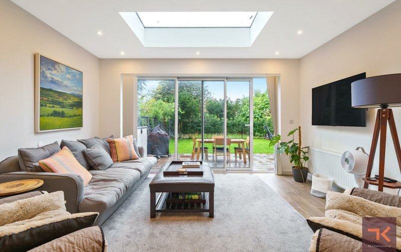 Flat to rent in Prince Arthur Road, Hampstead