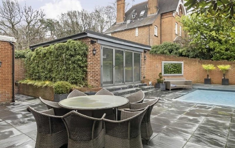 House to rent in Redington Gardens, Hampstead