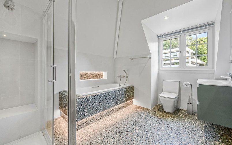 House to rent in Redington Road, London