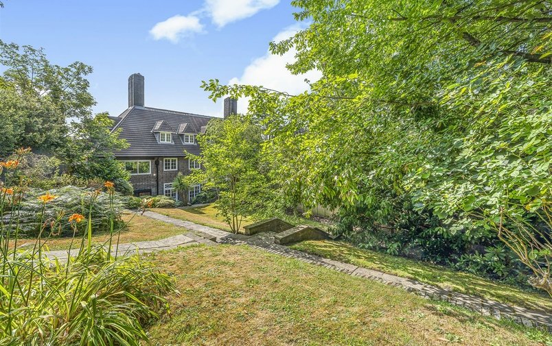 House to rent in Redington Road, London
