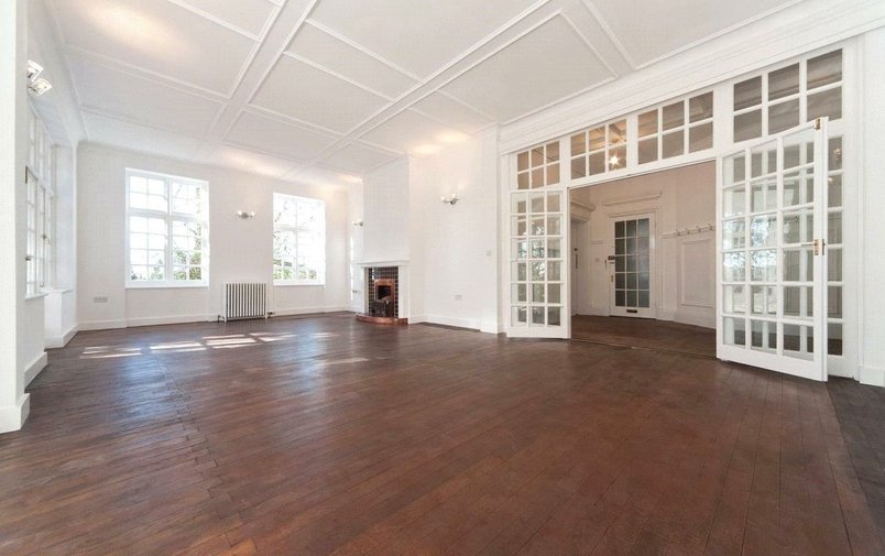 Flat to rent in Rosecroft Avenue, Hampstead