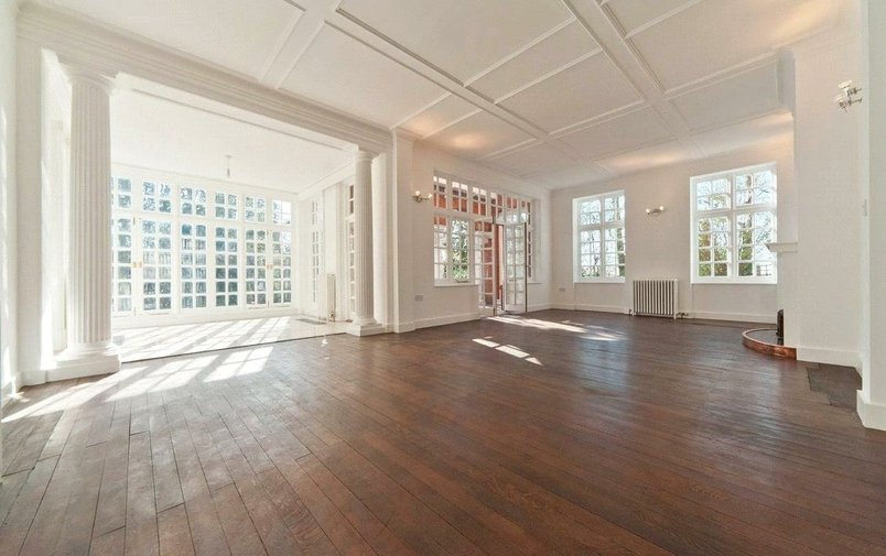 Flat to rent in Rosecroft Avenue, Hampstead