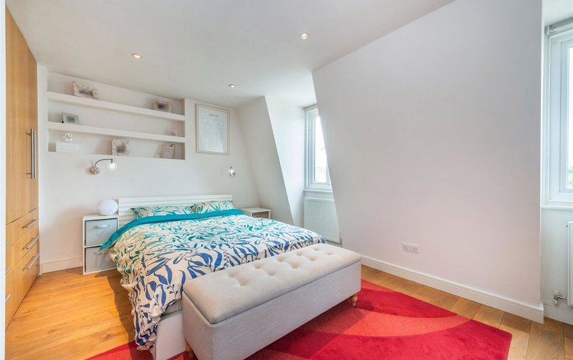 Flat to rent in Rosslyn Hill, Hampstead Village