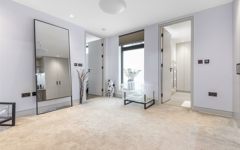 House to rent in Rosslyn Mews, Hampstead Village