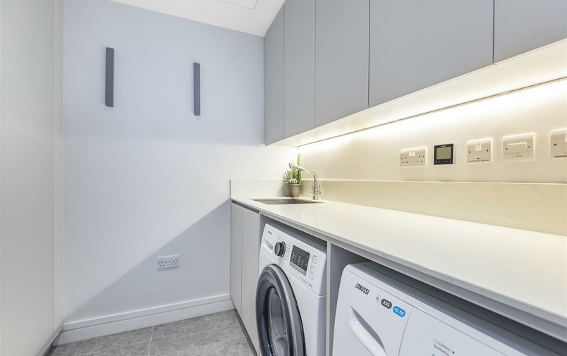House to rent in Rosslyn Mews, Hampstead Village