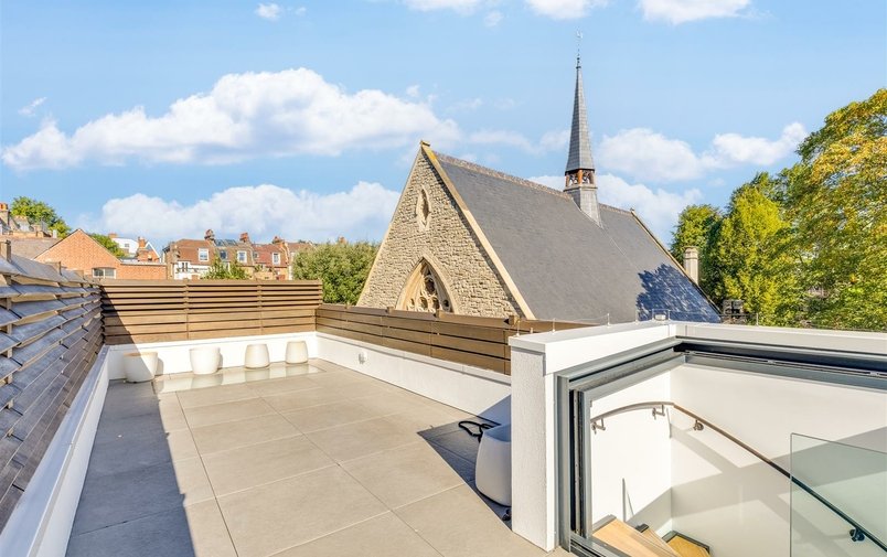 House to rent in Rosslyn Mews, Hampstead Village