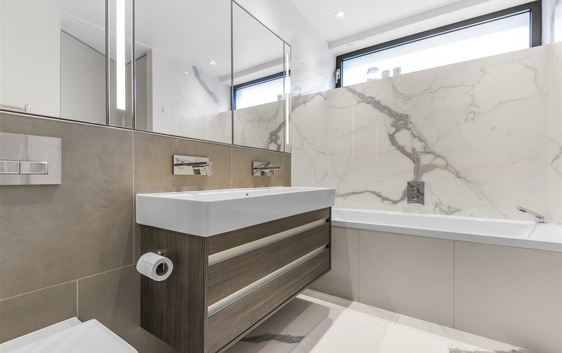 House to rent in Rosslyn Mews, Hampstead Village