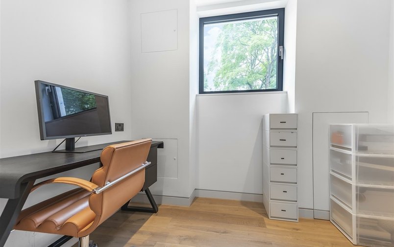 House to rent in Rosslyn Mews, Hampstead Village