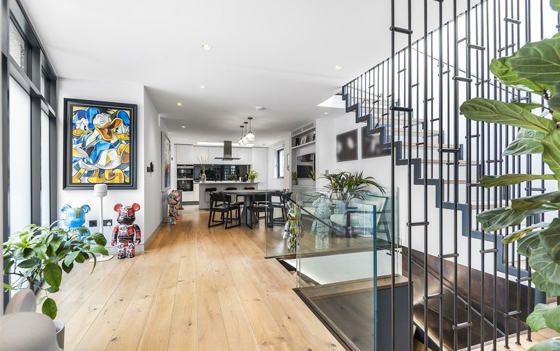 House to rent in Rosslyn Mews, Hampstead Village