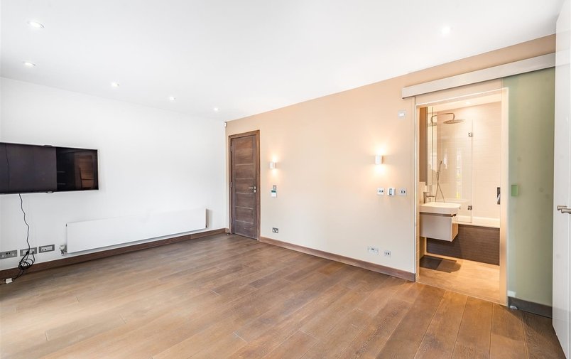 House to rent in Spencer Walk, Hampstead Village