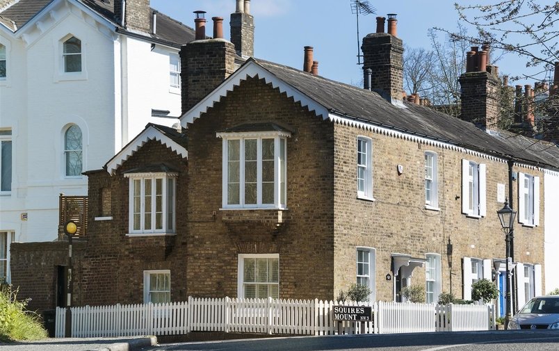 House to rent in Squires Mount Cottages, Hampstead