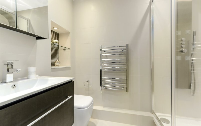 Flat to rent in St. Johns Wood Park, St Johns Wood