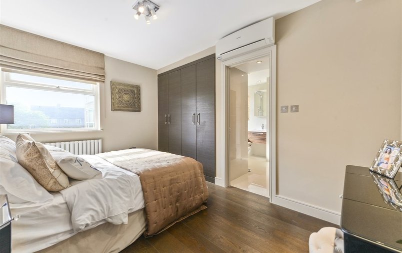 Flat to rent in St. Johns Wood Park, St Johns Wood