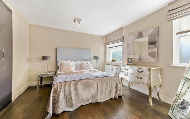 Flat to rent in St. Johns Wood Park, St Johns Wood