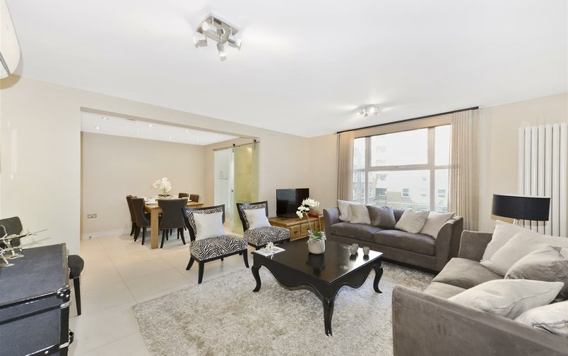 Flat to rent in St. Johns Wood Park, St Johns Wood