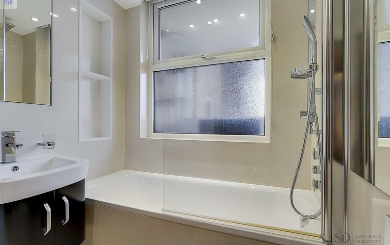 Flat to rent in St Johns Wood Park, St Johns Wood