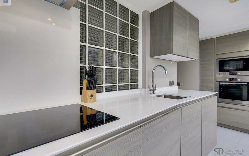 Flat to rent in St Johns Wood Park, St Johns Wood