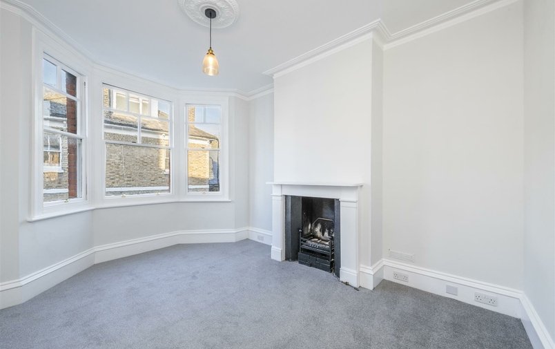 Flat to rent in Byron Villas, Hampstead