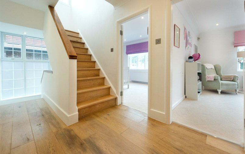 House to rent in West Heath Close, Hampstead