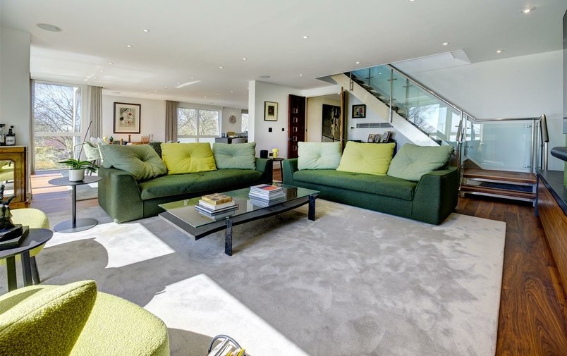 Flat to rent in West Heath Road, Hampstead