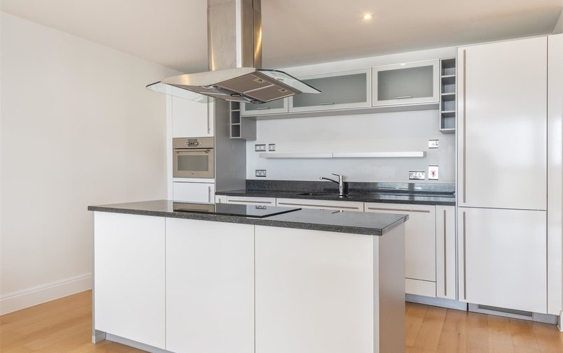 Flat to rent in Winchester Road, Swiss Cottage